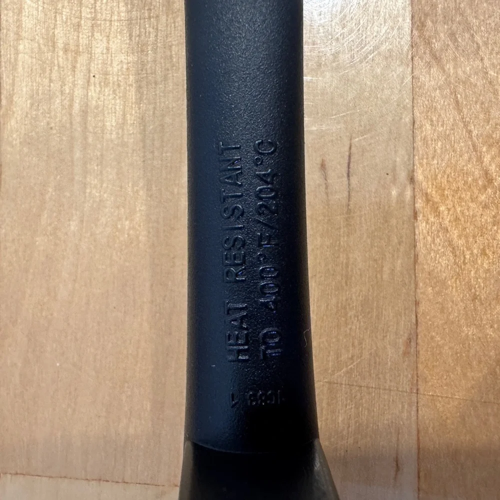 Rubbermaid Nylon Hard Plastic Pasta Serving Utensil #1C83 Black with spoon rest